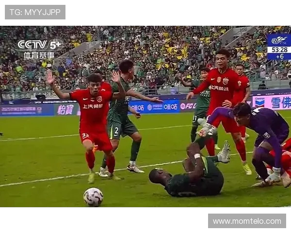 卜拉欣铲球时鞋钉直指图拉姆小腿险遭红牌惩罚 卜拉欣铲球时鞋钉直指图拉姆小腿险遭红牌惩罚